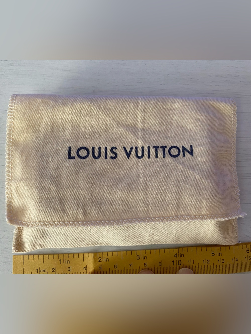 LOUIS VUITTON Monogram 6 Key Multicles Holder | LV Canvas w Fuchsia Leather - Picture 14 of 15